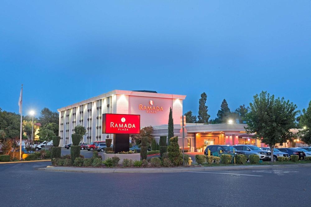 Готель Doubletree By Hilton Chico, Ca Екстер'єр фото